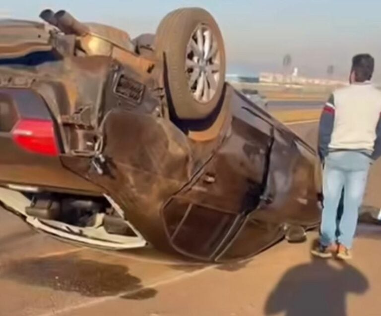 Homem de 50 anos é socorrido após capotamento em rodovia de Ribeirão Preto