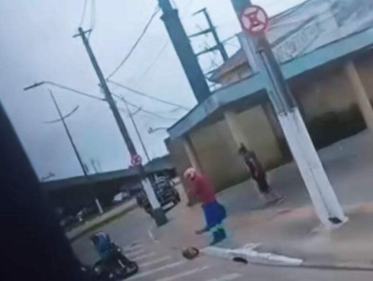 Motociclista morre após ter pescoço dilacerado por linha de pipa em avenida de Santos