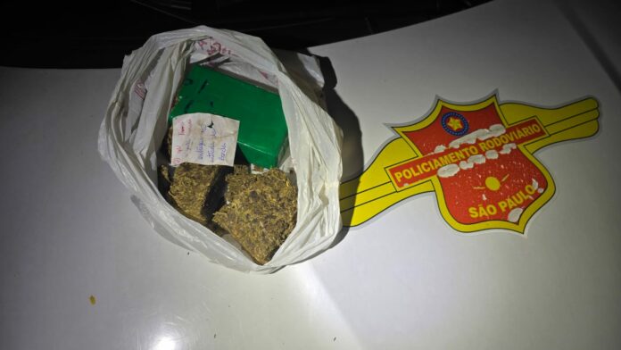 Polícia Rodoviária apreende drogas em veículo na SP-171 em Guaratinguetá