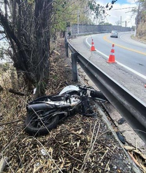 Mulher morre em acidente de moto na Rio-Santos, em São Sebastião