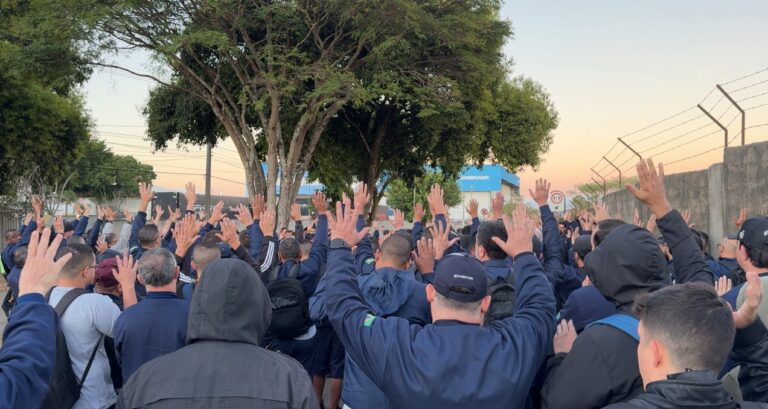 Greve na Embraer chega ao fim após repressão policial, afirma sindicato