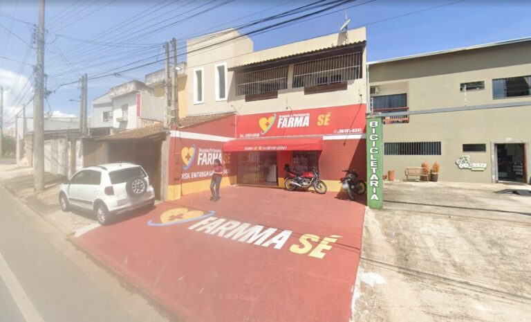 Criminosos armados invadem e roubam farmácia em Cruzeiro