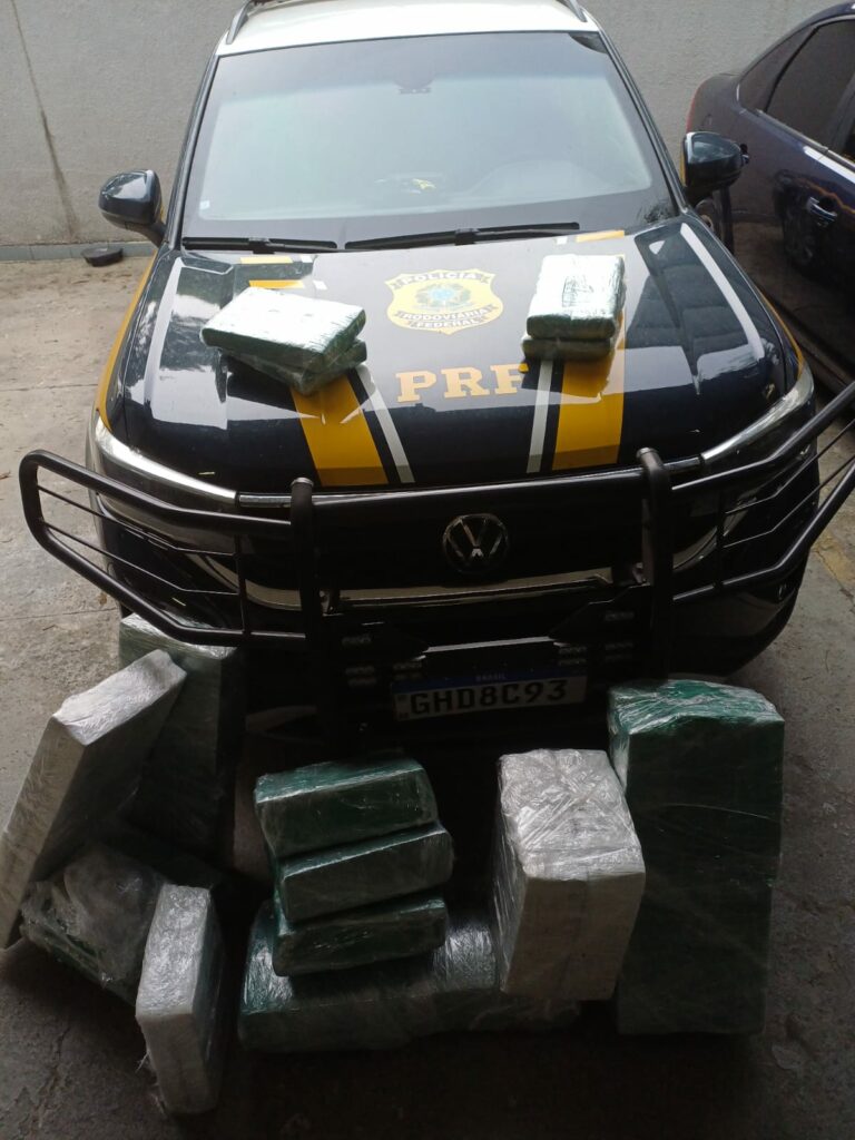 PRF apreende 109 kg de maconha e prende homem por tráfico de drogas na Dutra, em Caçapava