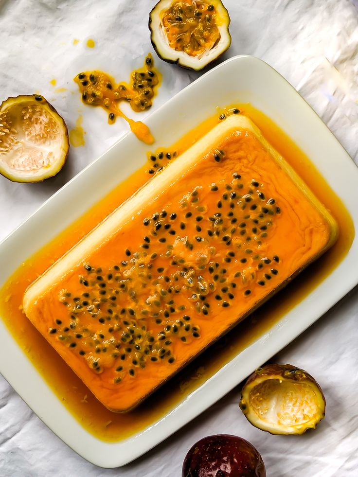 Aprenda a preparar Terrine de sorvete de maracujá e hortelã