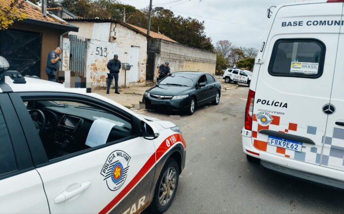 Adolescentes são apreendidos com carro furtado na zona sul de São José Adolescentes são apreendidos com carro furtado na zona sul de São José