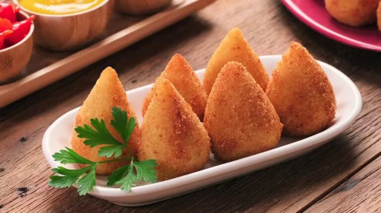Aprenda a preparar uma deliciosa receita de Coxinha de Moqueca Baiana