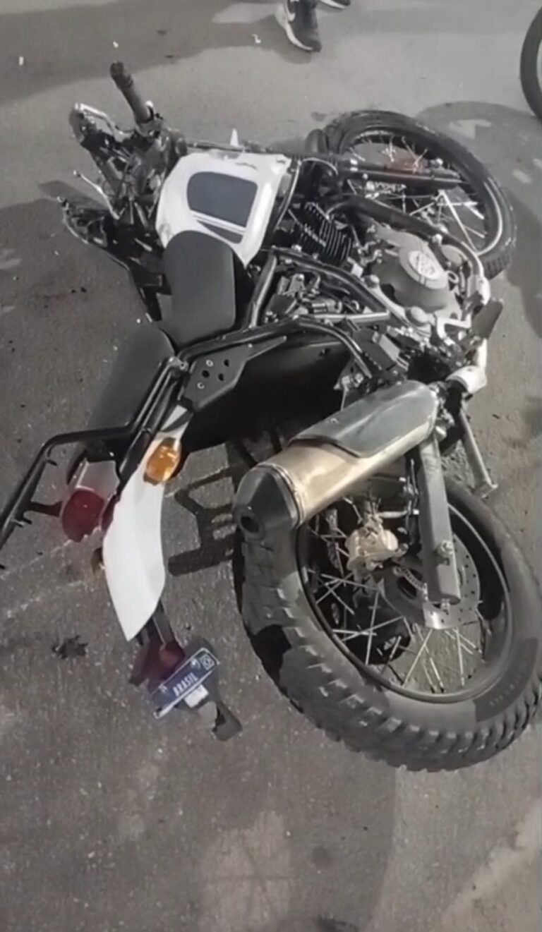 Dois adolescentes morrem em acidente de moto logo após furtarem o veículo em São José