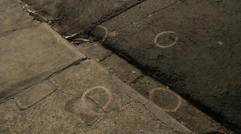 Cabelereiro é atingido por 10 disparos e está em estado grave; vídeo