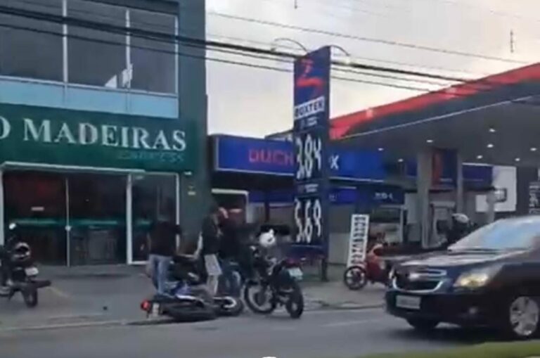 Acidente entre moto e bicicleta deixa duas pessoas feridas no Guarujá
