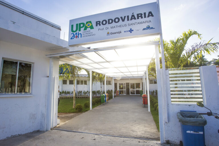 Homem morre após cair de prédio enquanto fazia manutenção da fachada em Guarujá