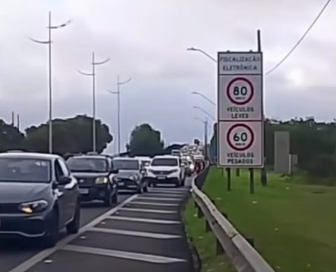 Arrastão assusta motoristas com tiros na Ponte do Mar Pequeno entre São Vicente e Praia Grande