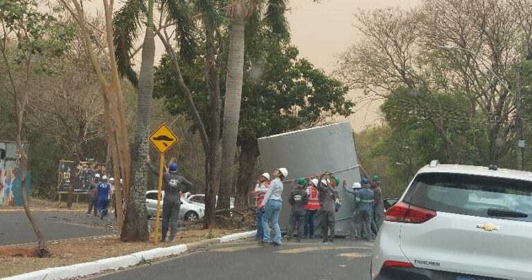 Tempestade de poeira causa estragos em Araçatuba, Rancharia e Santa Fé do Sul