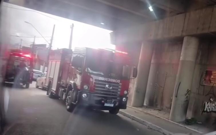 Homem cai em canal próximo a Rodovia dos Imigrantes e fica inconsciente