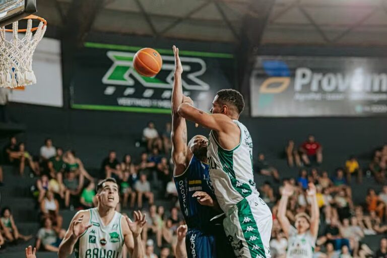 São José perde para Bauru no jogo 1 das quartas de final do Paulista de Basquete