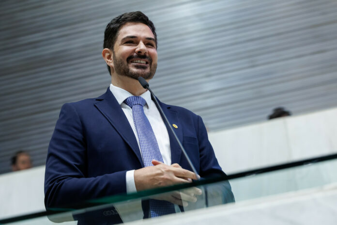 TSE suspende decisão e Ortiz Junior retorna ao cargo de deputado estadual em SP