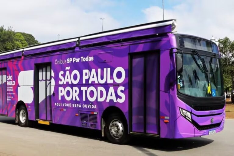 Ônibus com serviços gratuitos de apoio a mulheres atende em São José