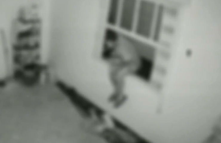 Doceria é alvo de furto de fios de cobre no bairro do Gonzaga em Santos