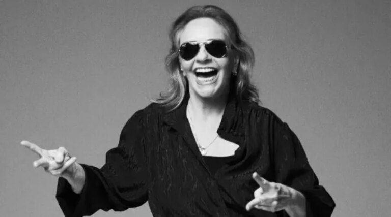 Morre Angela Ro Ro, a voz franca que fez da canção um lugar de coragem