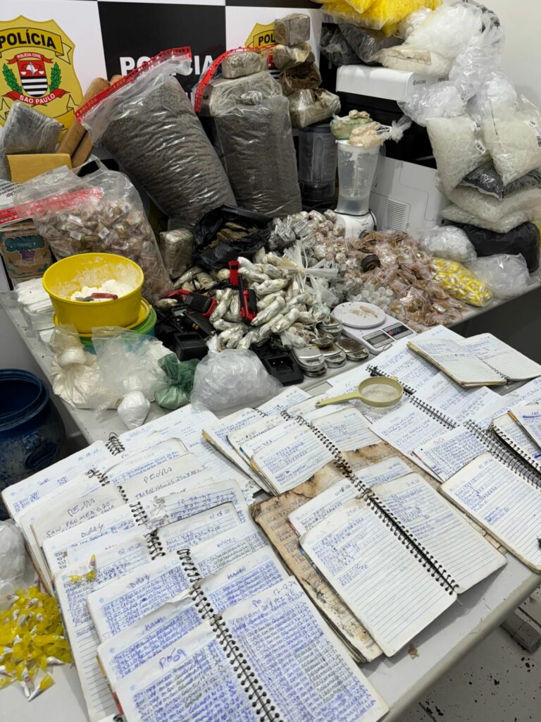 Trio é preso após ação que desmantelou centro de drogas de facção no Guarujá; VÍDEO