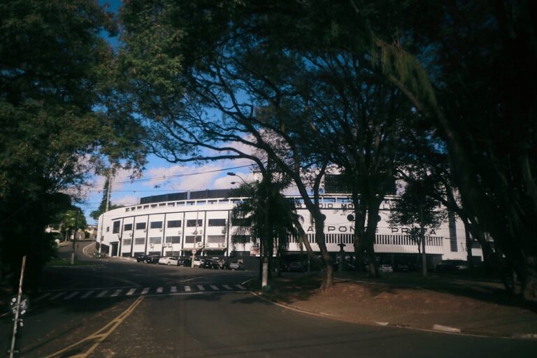 Emdec bloqueia trânsito no entorno do Moisés Lucarelli para jogo decisivo