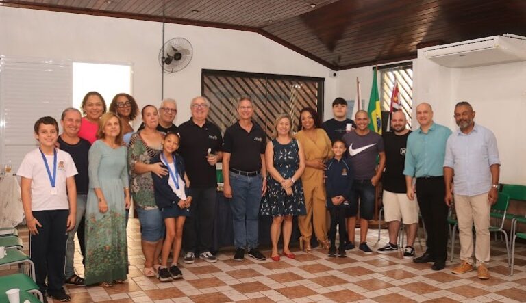 Escola em Santos celebra a amizade com premiação de “Melhor Companheiro”