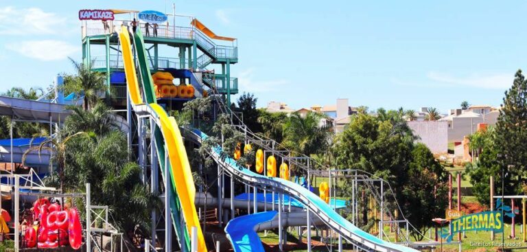 Jovem que morreu ao cair de altura de 13 metros em parque aquático tinha acabado de fazer 15 anos