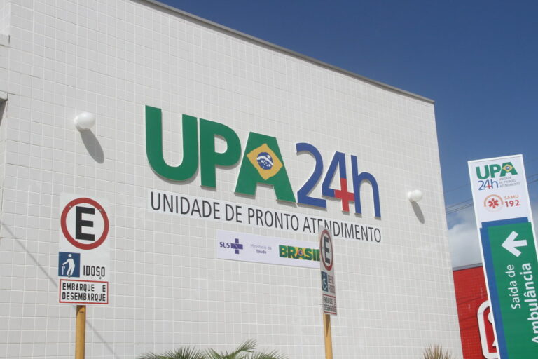 Adolescente é atingido por bala perdida ao sair de barbearia em João Pessoa