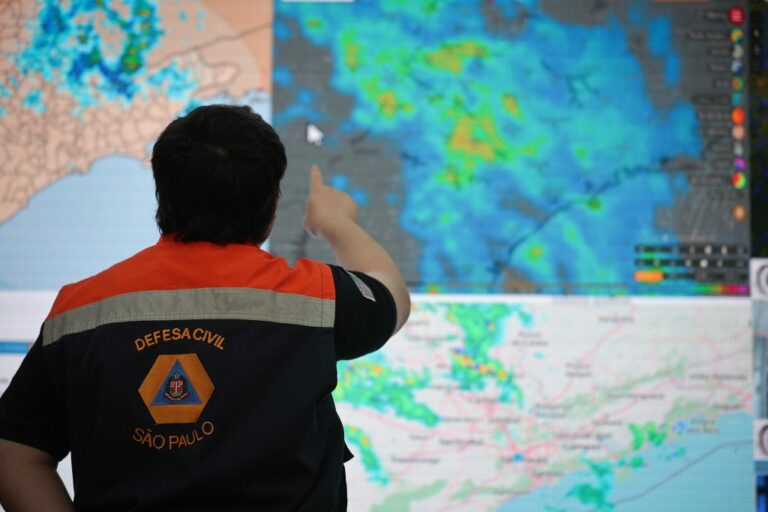 Defesa Civil alerta: nova frente fria traz risco de chuva forte, ventania e granizo em SP a partir de domingo