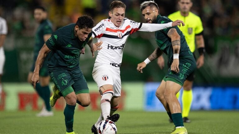 Botafogo empata com a Chapecoense fora de casa