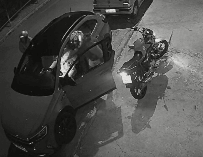 Assaltantes levam carro e equipamentos de médico em roubo a mão armada em Campinas