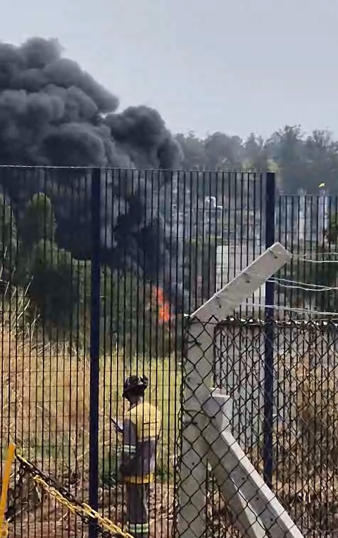 Incêndio em torre desativada da Rhodia é contido pelos bombeirosIncêndio em torre desativada da Rhodia é contido pelos bombeiros Incêndio em torre desativada da Rhodia é contido pelos bombeiros