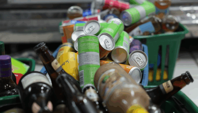 Operação em Amparo apreende 2 mil litros de bebidas e prende homem por tráfico de drogas