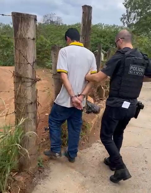 Polícia recupera moto roubada e prende dois suspeitos no Campo Belo
