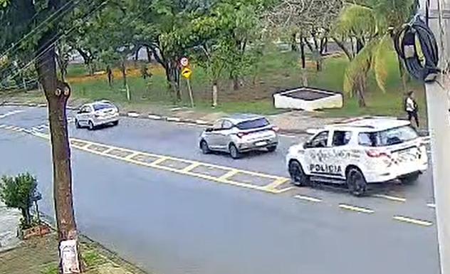 Dois suspeitos são presos após intenso tiroteio com a PM na Vila Formosa, em Campinas