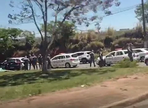 Perseguição policial que começou em Americana termina com carro batido em Nova Odessa