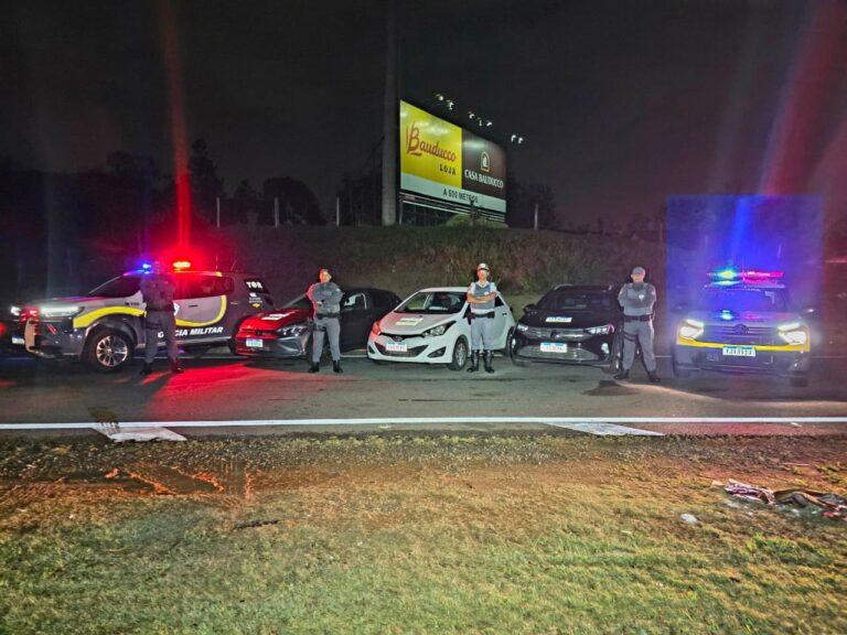 Polícia prende três pessoas com veículo roubado e placas adulteradas na Rodovia Dom Pedro