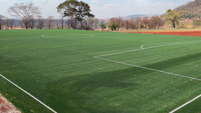 Visando ‘decisão’ contra a Chapecoense, Botafogo treina na grama sintética pela primeira vez