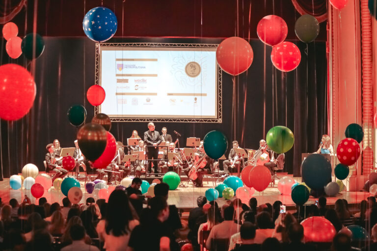 Theatro Pedro II completa 95 anos com homenagem, exposição e espetáculo