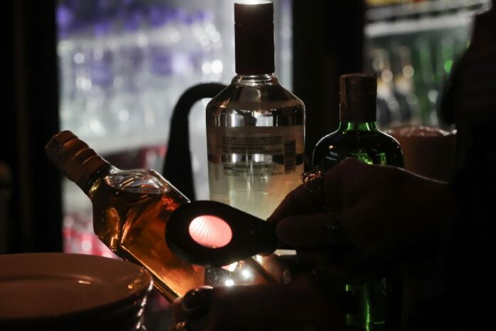 Foto: ARTESP Governo intensificou ações contra a falsificação de bebidas | Foto: Governo de São Paulo/Divulgação