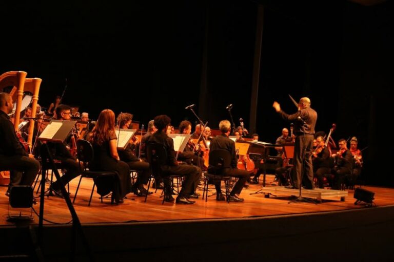 Orquestra Sinfônica Municipal de Santos faz concerto em homenagem a Roberto Sion