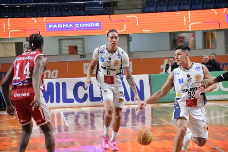 São José enfrenta Franca fora de casa por vaga na final do Paulista de Basquete
