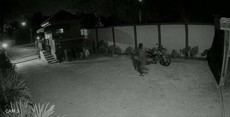 VÍDEO: Três homens usando roupas da Polícia Civil fazem família refém em São José