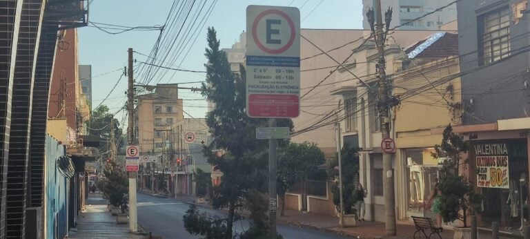 Horário ampliado da Área Azul Digital começa hoje na rua Barão do Amazonas