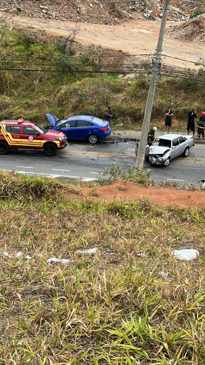 Acidente interdita trecho de estrada na zona norte de São José