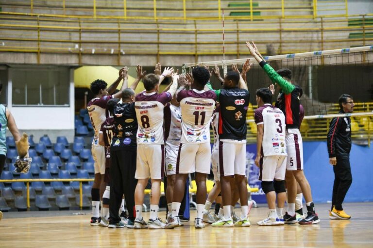 Vôlei Pinda está a uma vitória da decisão do Paulista Masculino da 1ª Divisão