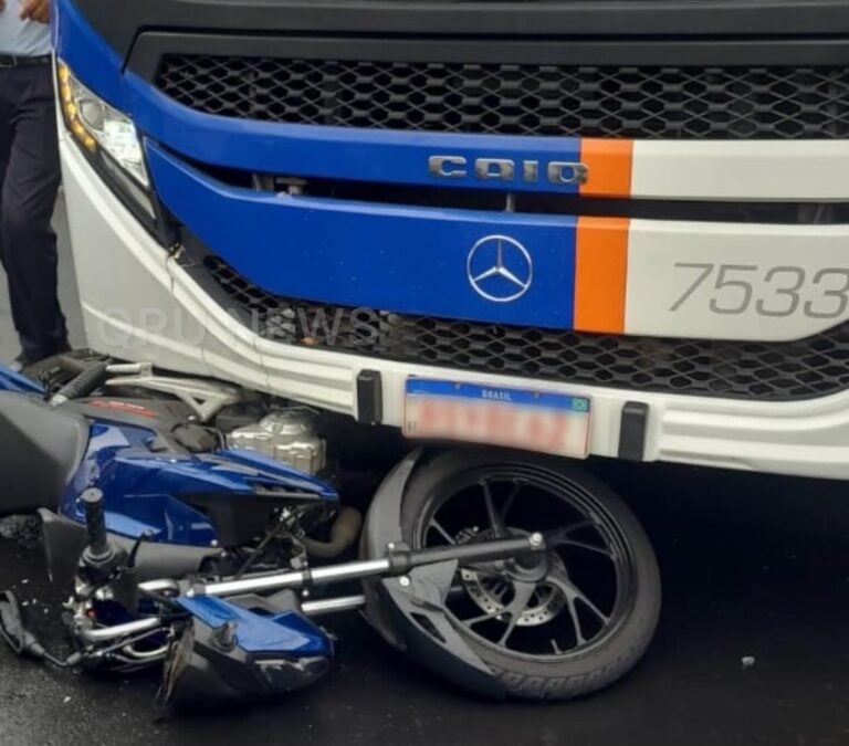 Motociclista fica ferida após acidente envolvendo ônibus público de Ribeirão Preto