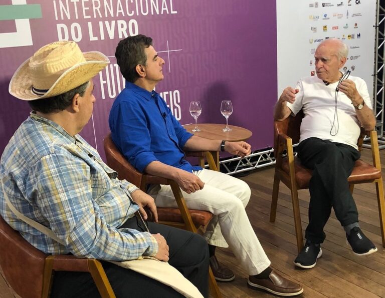 Programa Dois Tons de Chico recebe o escritor e cronista Loyola