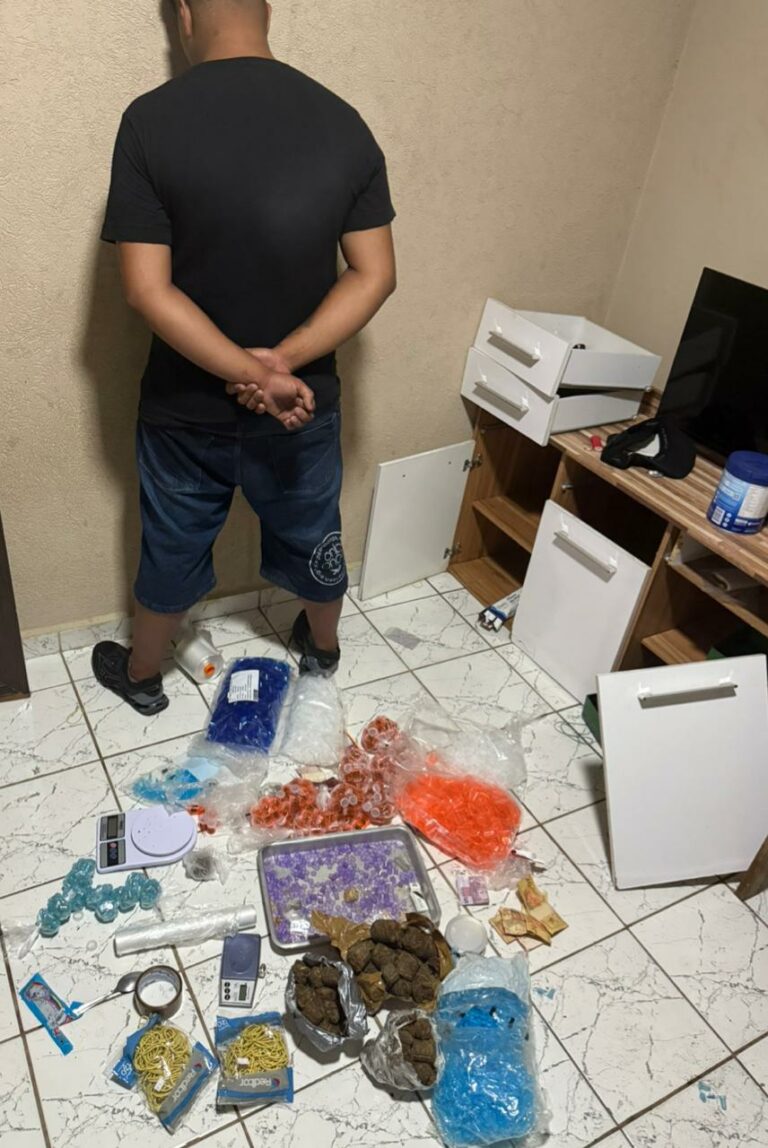 Polícia prende jovem de 19 anos com mais de 700 porções de drogas em Piracicaba