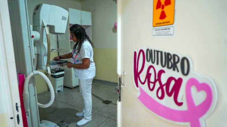 Outubro Rosa: sábado é dia de autocuidado para as mulheres com coleta de preventivo e mamografia, em Araçatuba