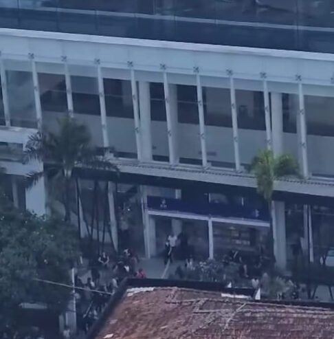 Incêndio em parte elétrica de ar-condicionado faz prédio comercial ser evacuado em Santos